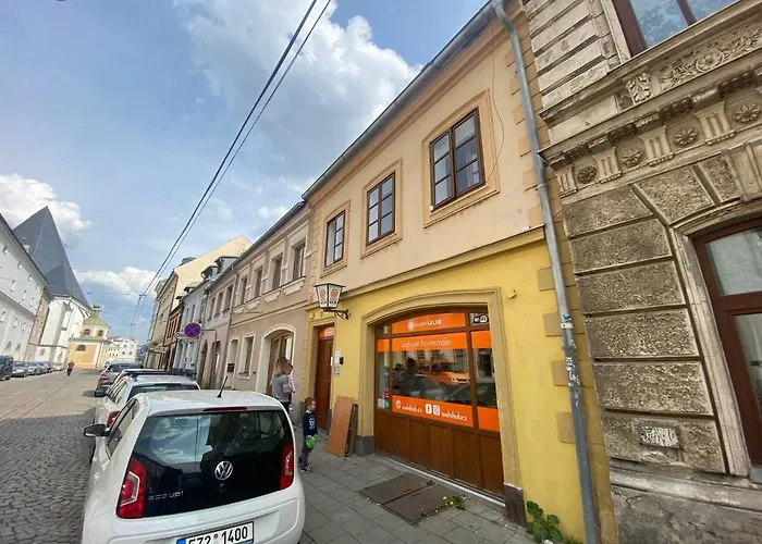 Old Town Apartments S12